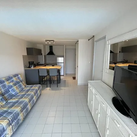 Climatise Avec Piscine, Proche Richelieu, Parking Inclus - Fr-1-723-54 Апартаменты *