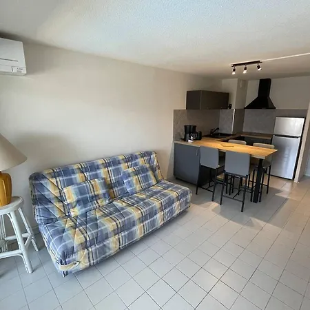 Climatise Avec Piscine, Proche Richelieu, Parking Inclus - Fr-1-723-54 Агд