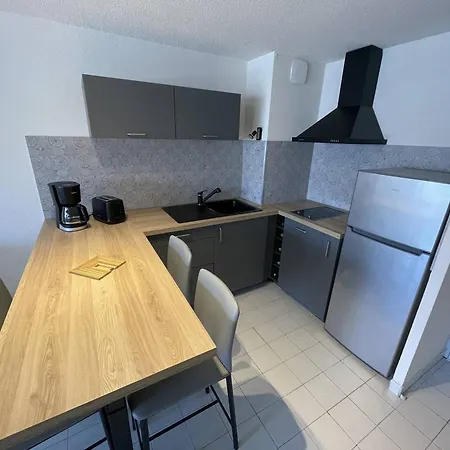 Climatise Avec Piscine, Proche Richelieu, Parking Inclus - Fr-1-723-54 Апартаменти